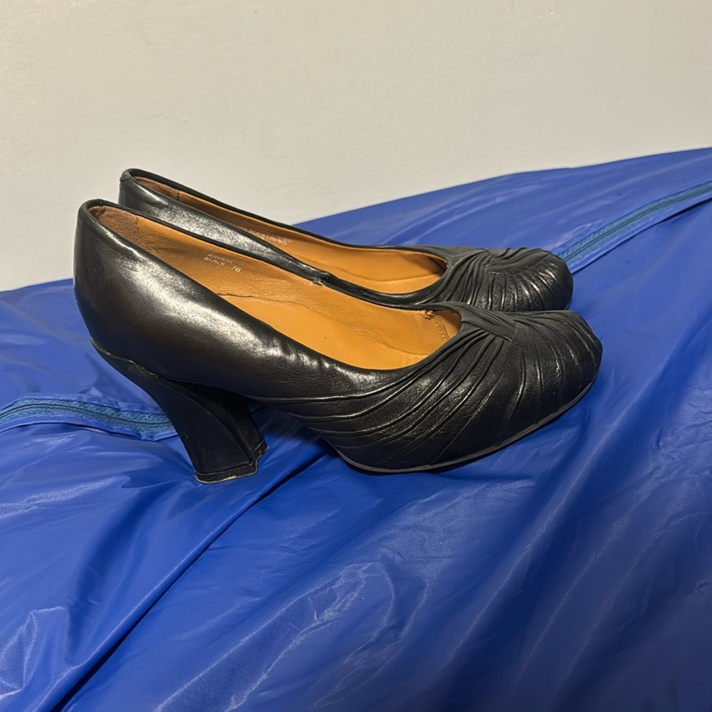 Black thick heel shoes, comfortable cushion, size 7/8